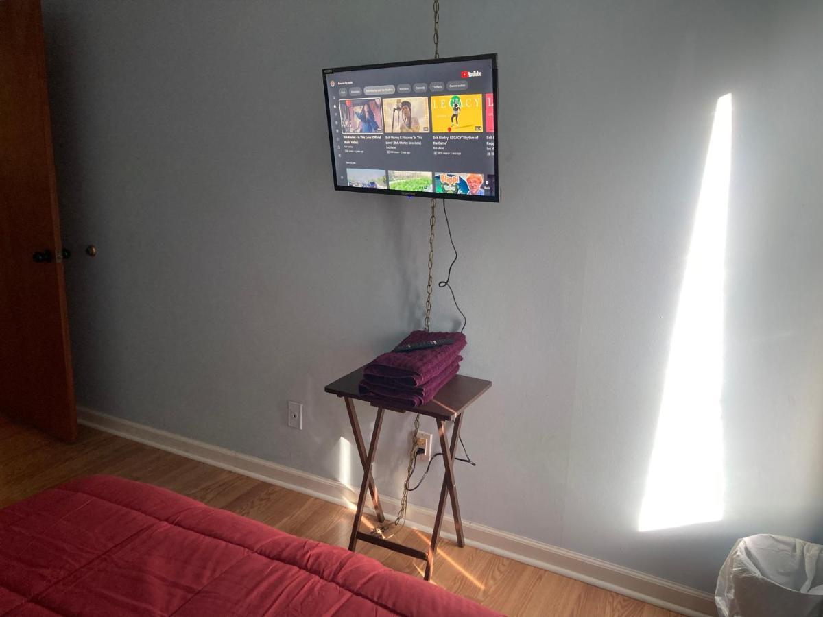 Irises House - Private Room In Home Кисими Екстериор снимка